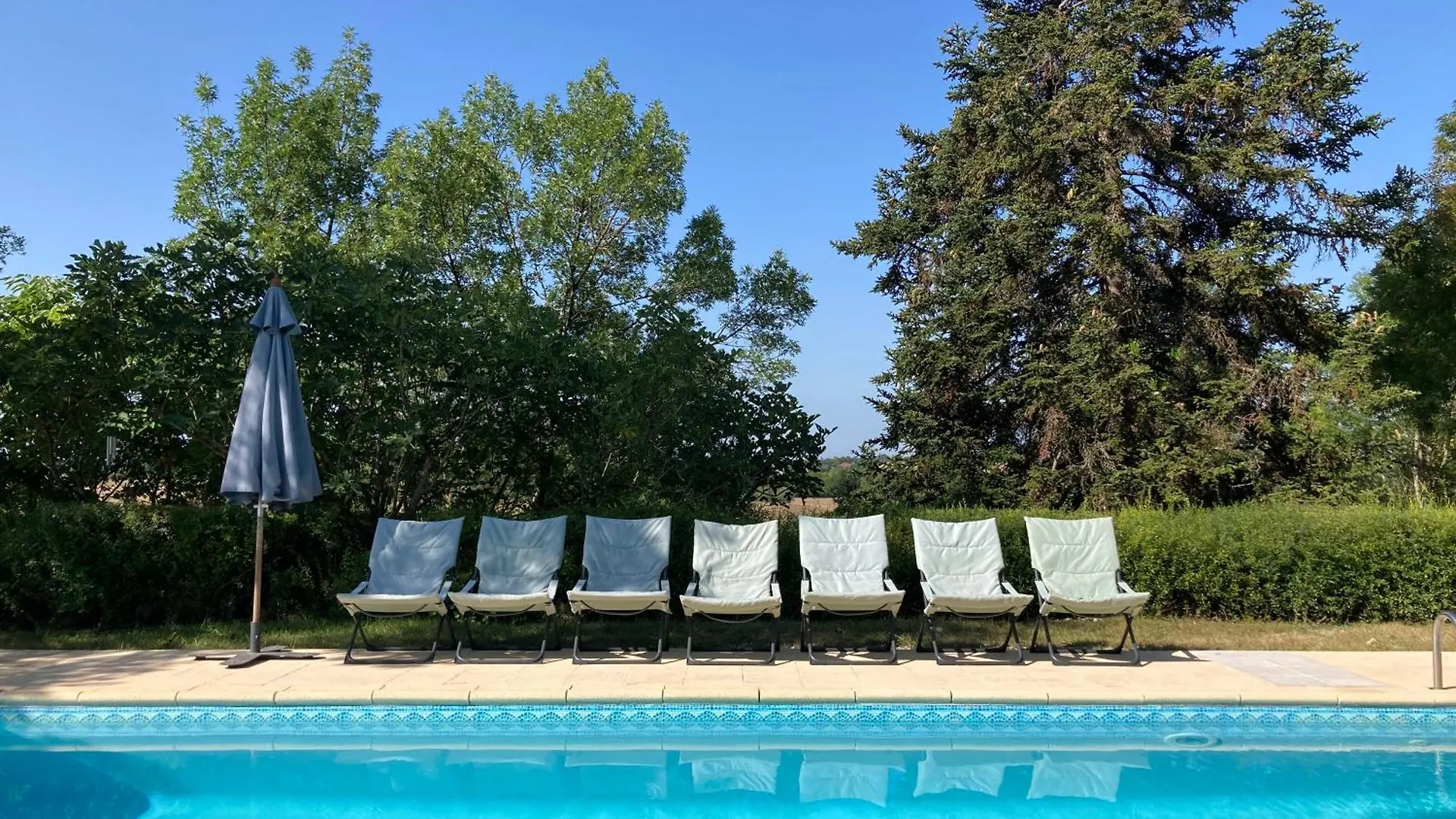 Nyaraló Gite De Charme Avec Grand Jardin & Piscine Touffailles