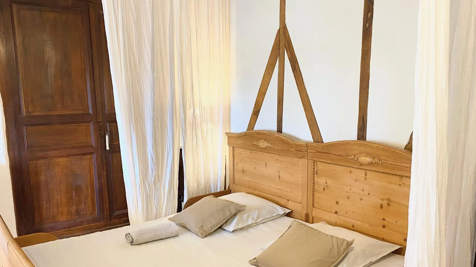 Gite De Charme Avec Grand Jardin & Piscine Touffailles Nyaraló
