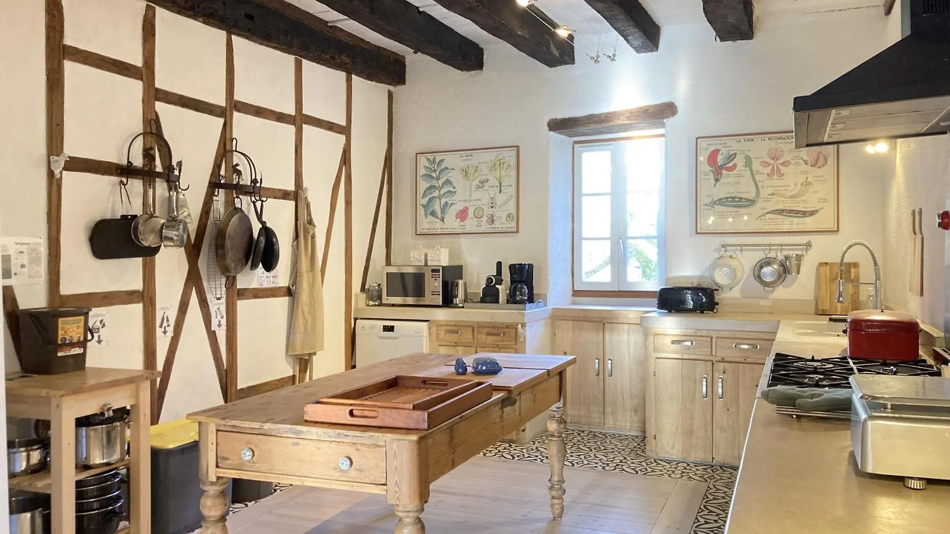 Gite De Charme Avec Grand Jardin & Piscine Touffailles