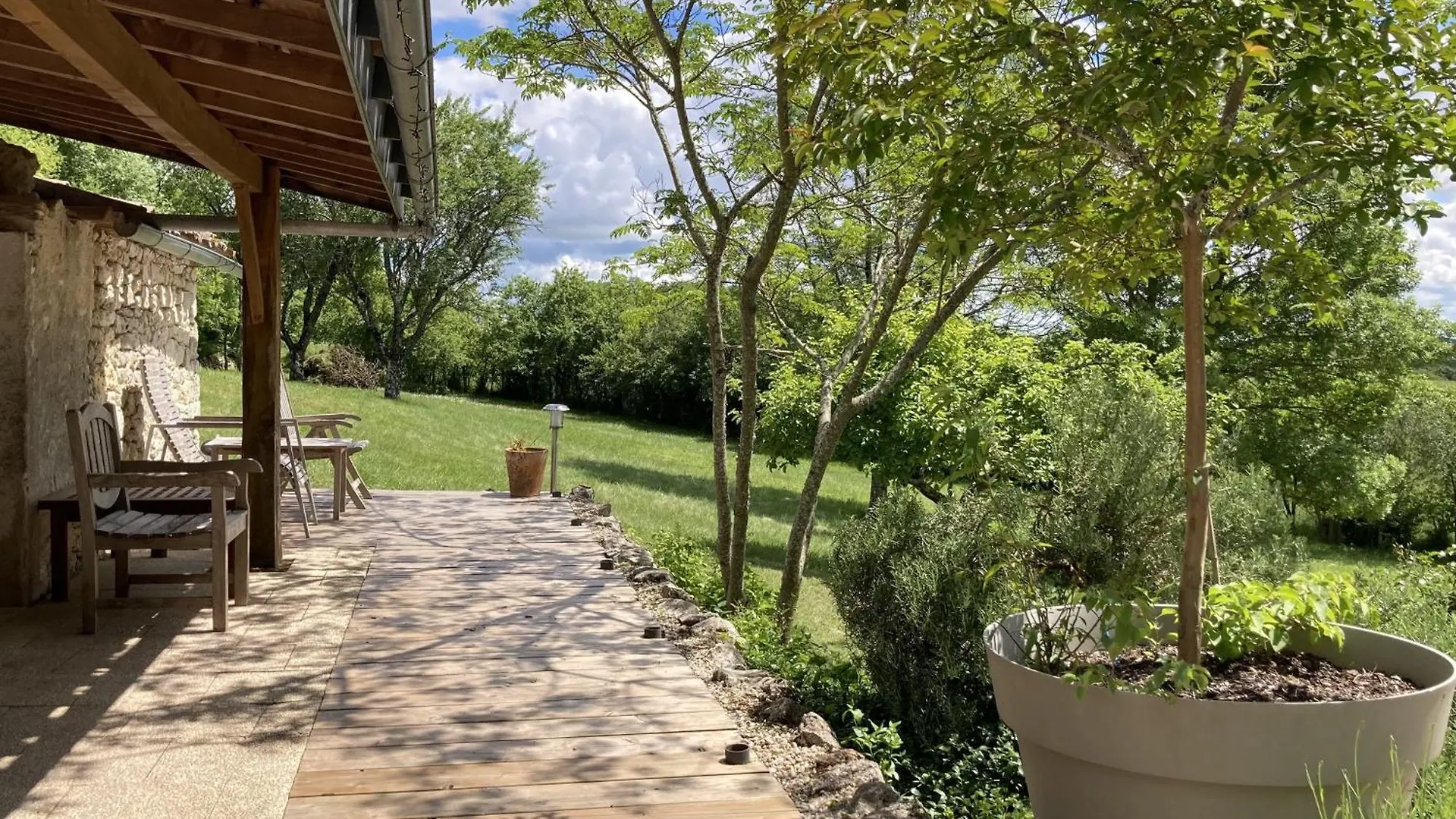 Gite De Charme Avec Grand Jardin & Piscine Touffailles Nyaraló